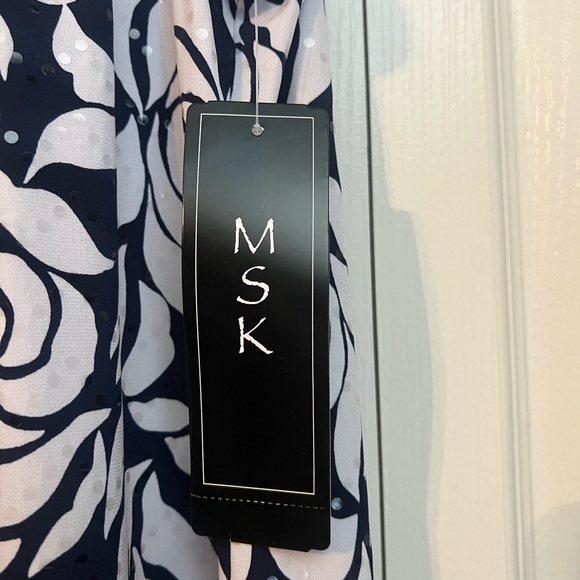 MSK Navy & White Floral spring Dress Sleeveless Ruffle Hem Size Large NWT - Picture 8 of 11